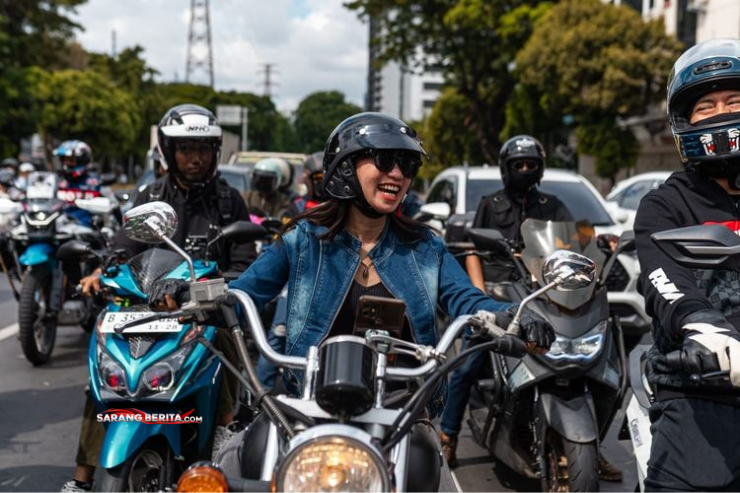 Komunitas Motor Ramaikan IIMS 2025 Lewat Sunmori