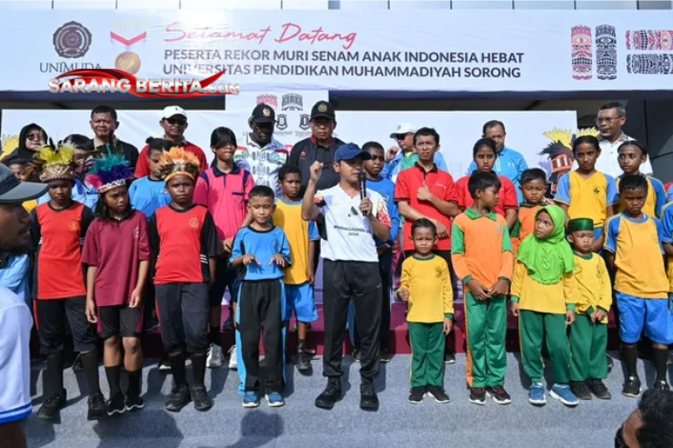 Senam Anak Indonesia Hebat Pecahkan Rekor MURI di Papua