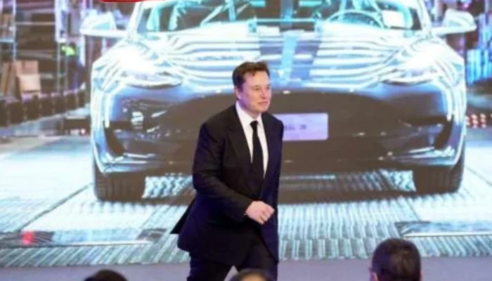 Dukung Elon Musk, Donald Trump Beli Mobil Tesla!