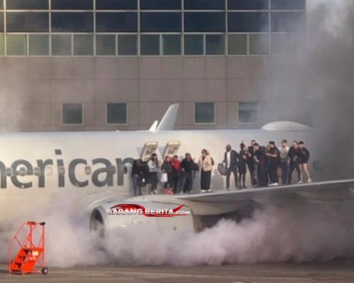 Kronologi Pesawat American Airlines Terbakar di Bandara Denver!