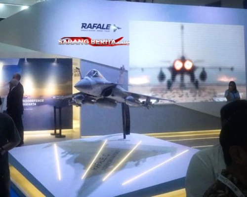 Aksi Seru! Denwalsus Kemhan Pukau Pengunjung di Indo Defence Expo 2025