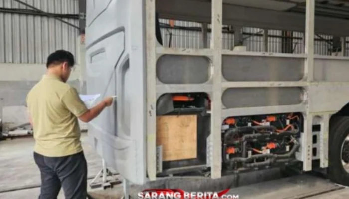 RI Mulai Produksi Truk & Bus Listrik, Pabrik Pertama Resmi Jalan!